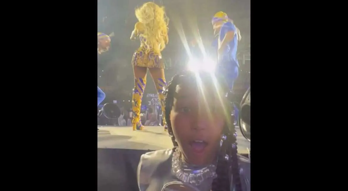 Kim Kardashian spotted partying with Jeff Bezos at Beyonce's show in